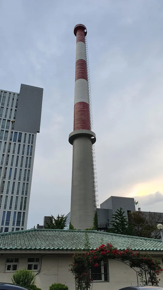 老朽アパート外観 — 管理状態の比較参考