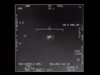 F/A-18F FLIR1 영상 캡처 — 42초 시점, Tic-Tac 형체 식별