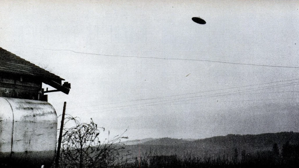 Paul Trent 촬영 첫 번째 사진 (1950-05-11) — Maccabee 광학 분석 