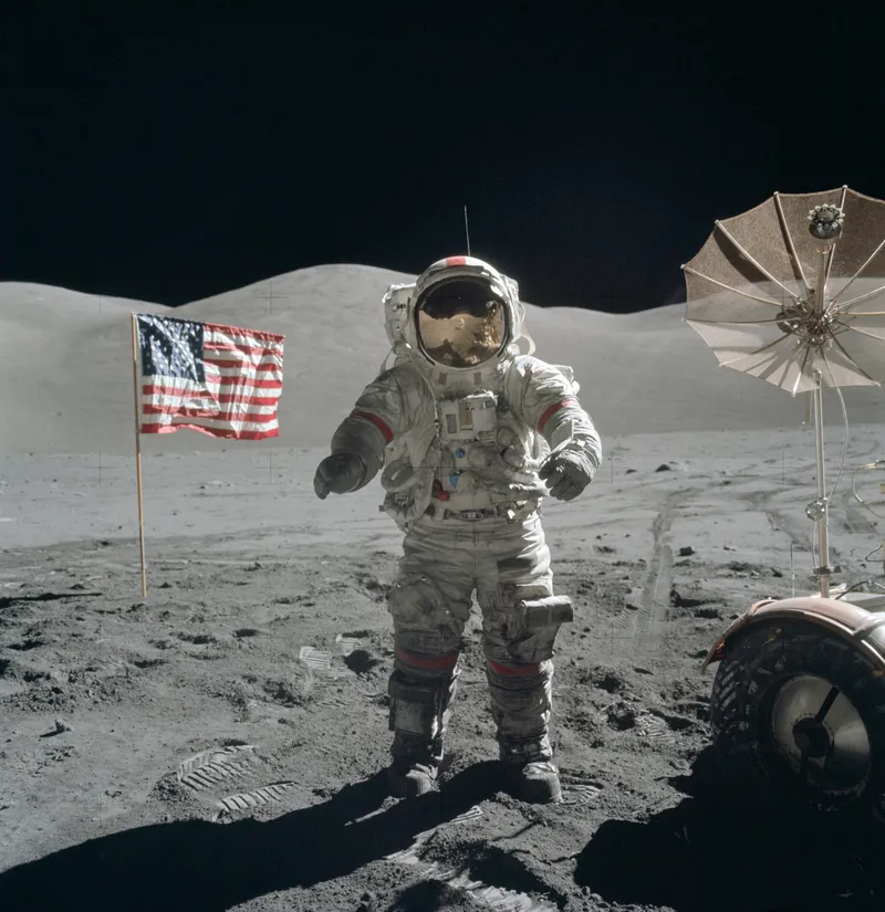 Apollo 17 β λ¬ νλ μΌκ° νΈλ μ¬μ§